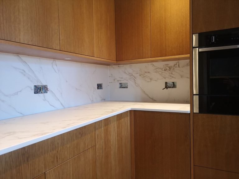 white marble splashbacks