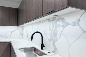 New Kitchen Worktop Replacement Service from MGD - modern kitchen worktops and splashbacks on old kitchen cabinets, giving a fresh new look.