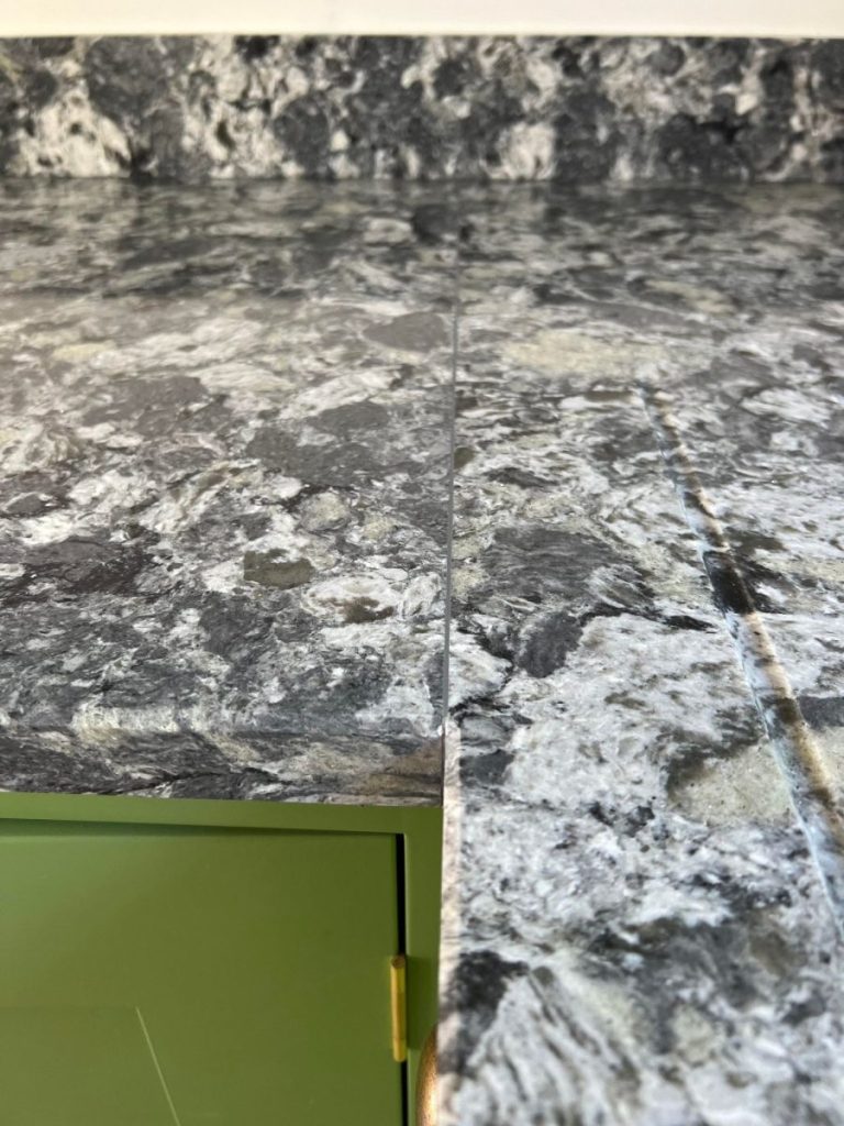 Utility room fit-out with Azul Aran Unistone