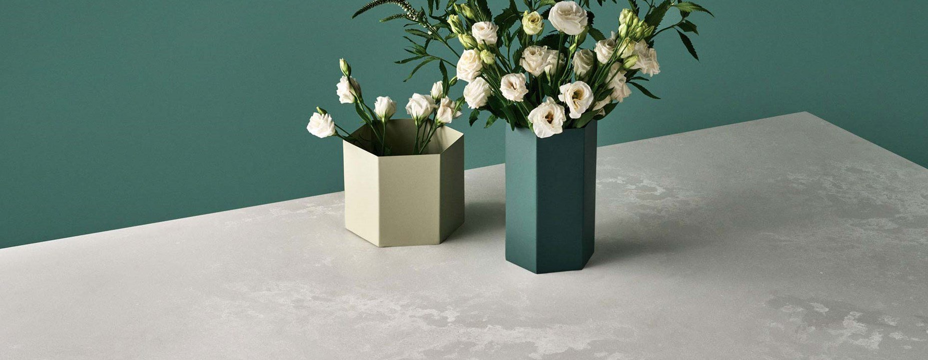 Section header: Concrete-Effect Surfaces: Modern and Industrial Appeal
