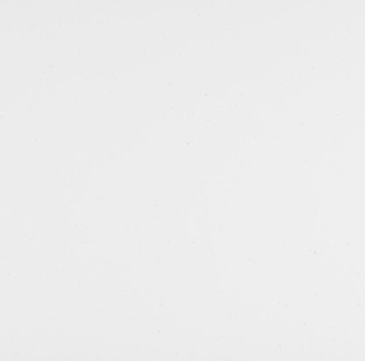White stone-effect quartz surface with a pristine background and travertine-like appearance - Diresco Cava Snow swatch